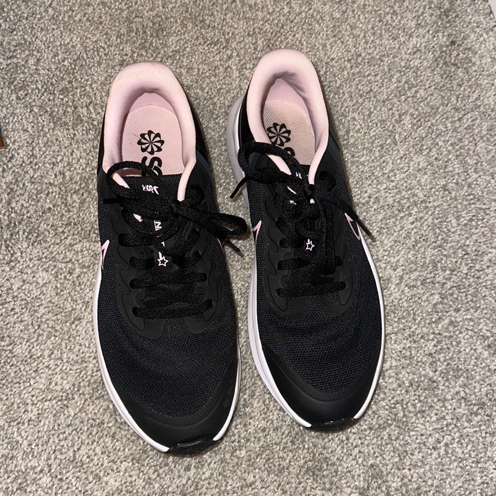 Star runner Nike Shoes - Picture 3 of 5
